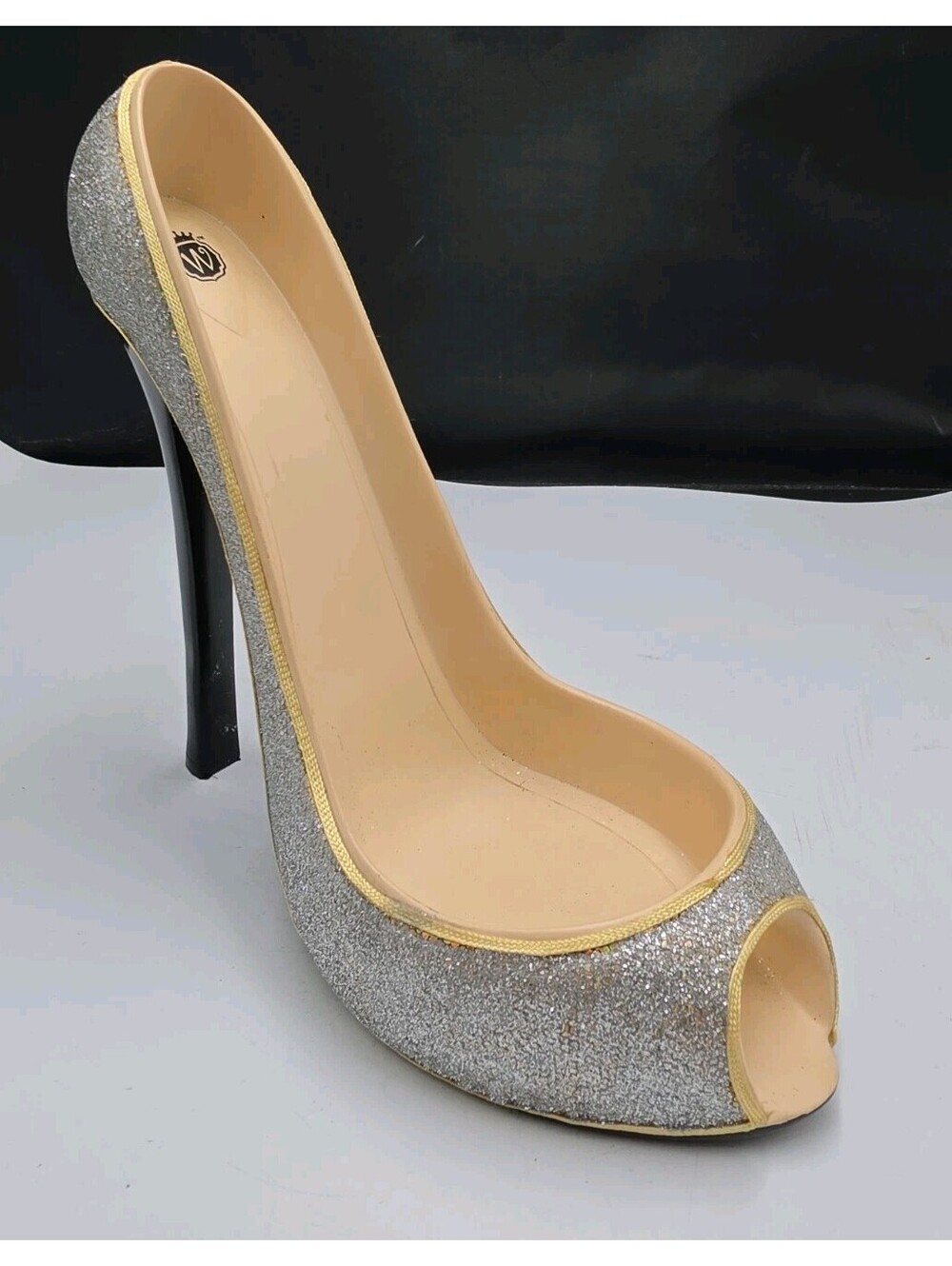 High heel Shoe Wine Caddy - Wild Eye Designs - Silver Bling excellent condition